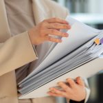 4 мини-кейса Битрикс24: Документ сам запускает процессы в CRM — сроки договоров, HR, логистика, договора аренды.